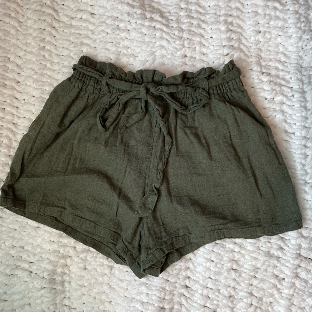 Hollister- paperbag shorts